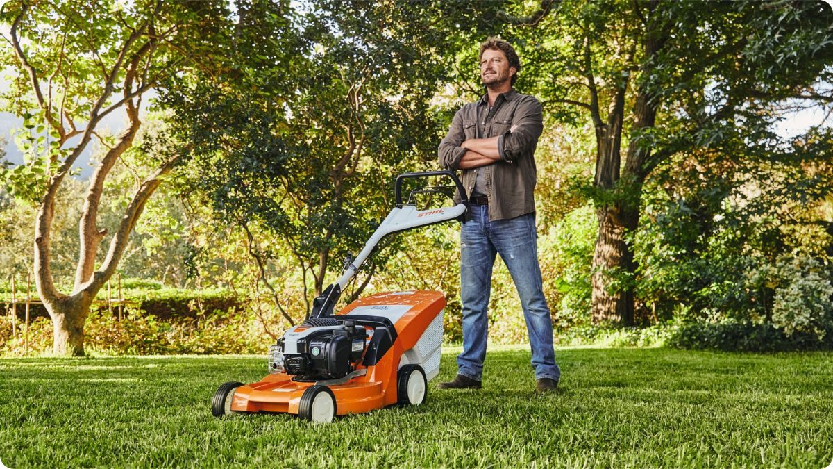 Benzínová sekačka na trávu STIHL