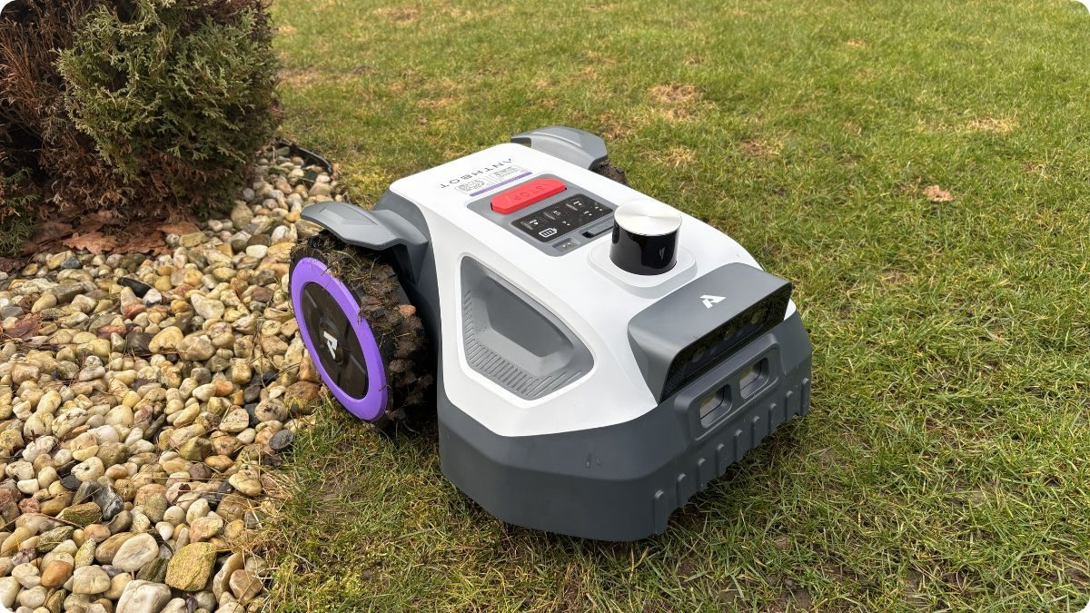 ANTHBOT M5 LiDAR při testování na zahradě