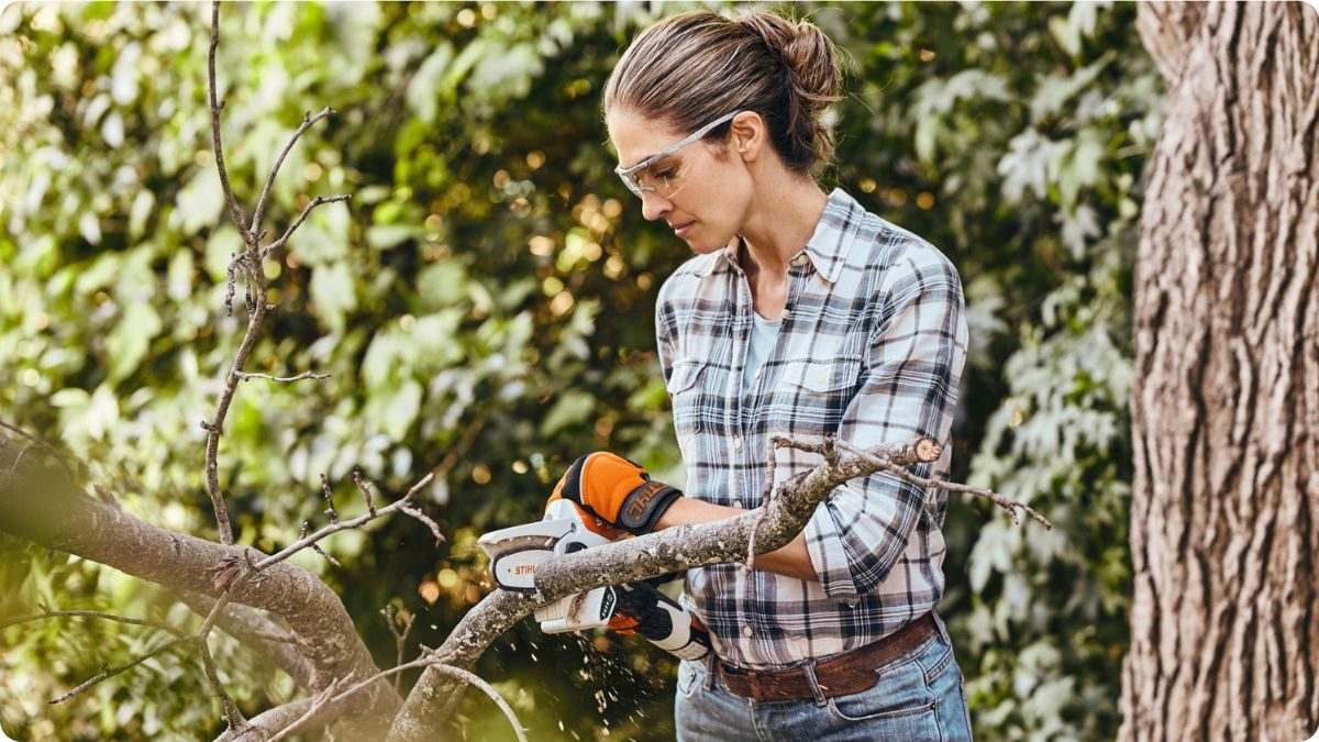 STIHL GTA 26 – aku minipila pro detailní prořez a drobnější větve