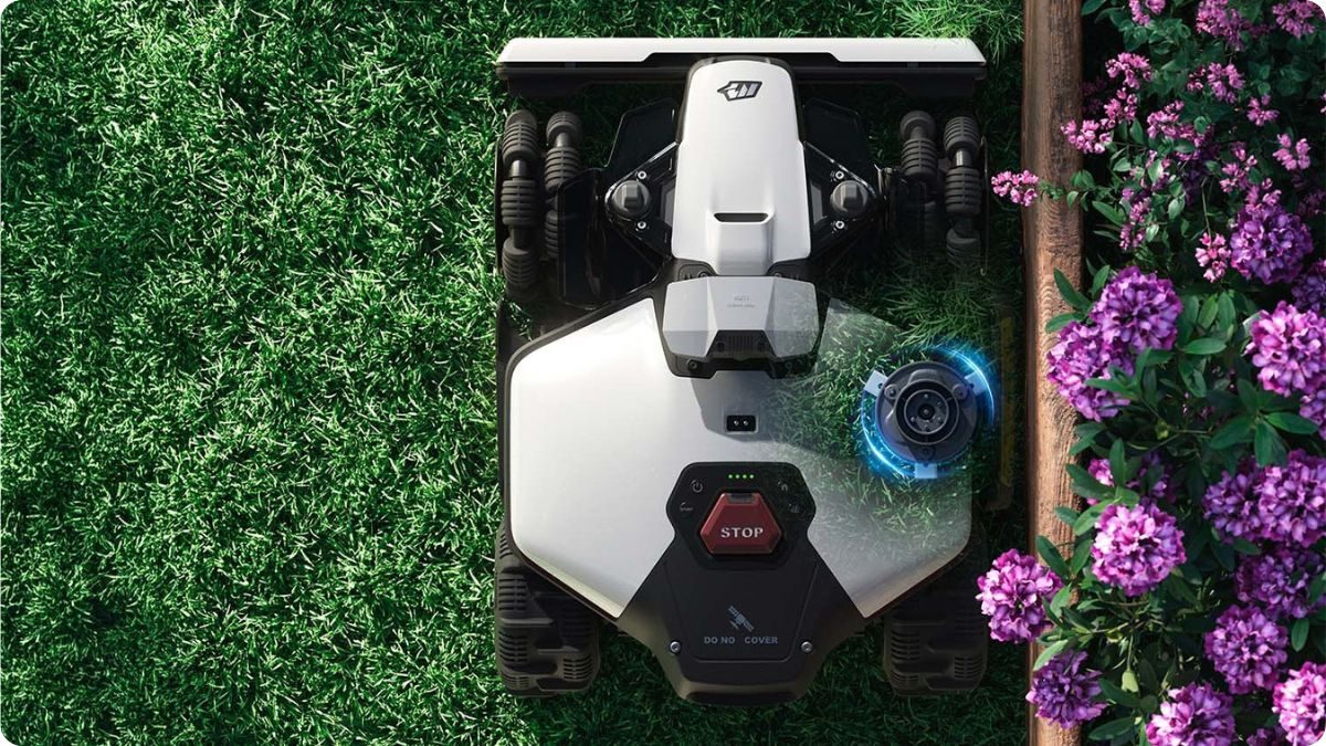 LUBA mini 2 AWD 1000 - boční dožínač na okraje trávníku