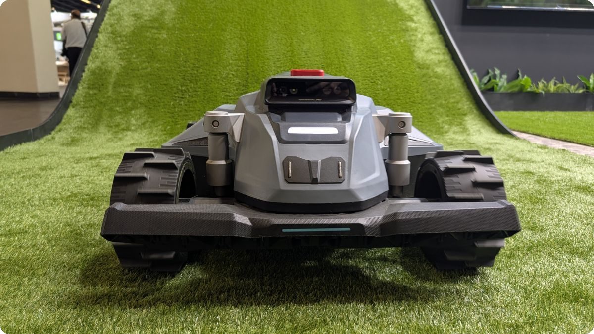 Robotická sekačka TerraMow X AWD na veletrhu spoga+gafa