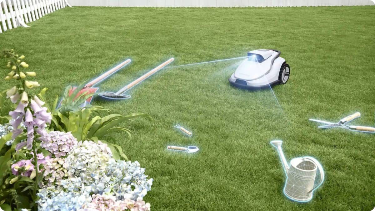 Robotická sekačka s kamerovou navigací rozpoznávající okolí zahrady bez obvodového drátu