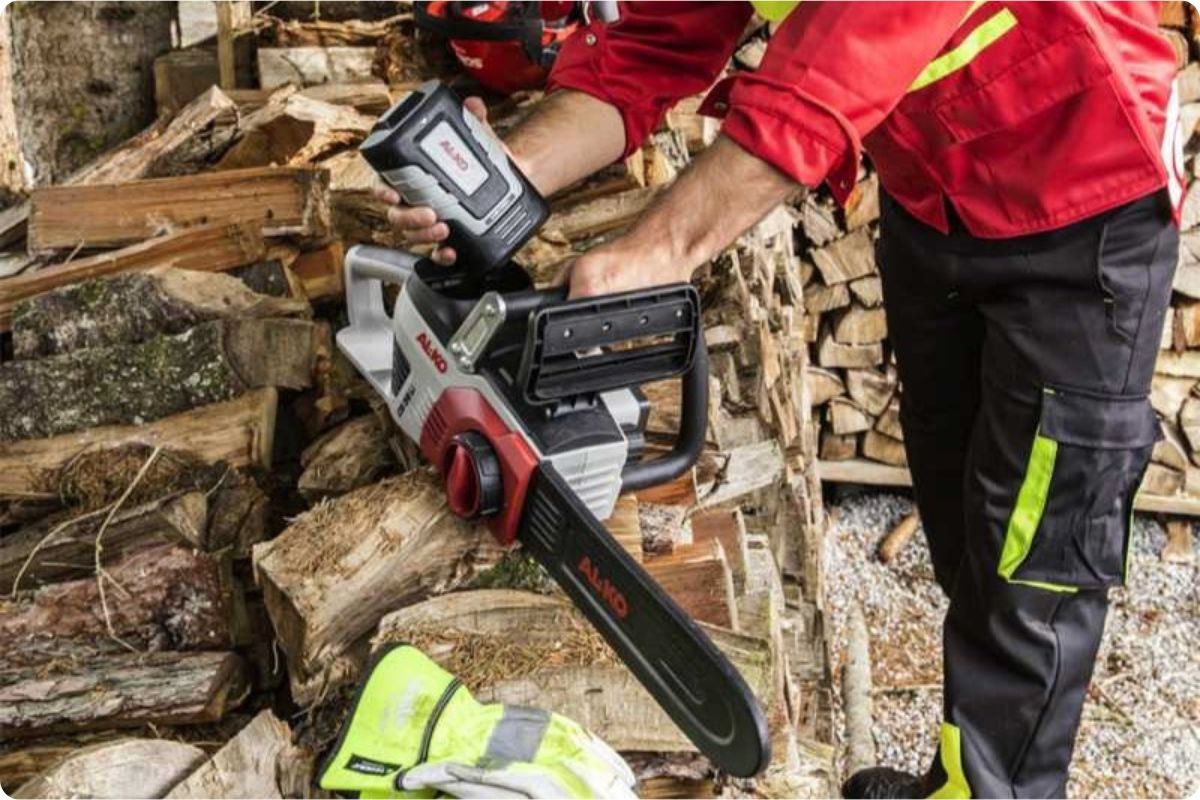 Aku řetězová pila AL-KO pro přípravu dřeva na zimu