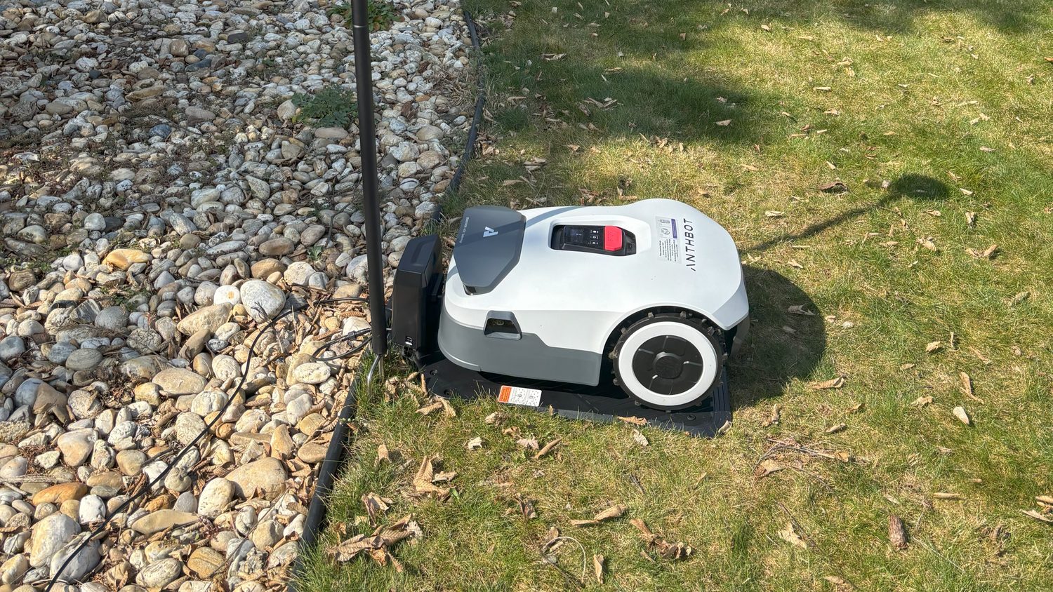 Robotická sekačka ANTHBOT Genie 600