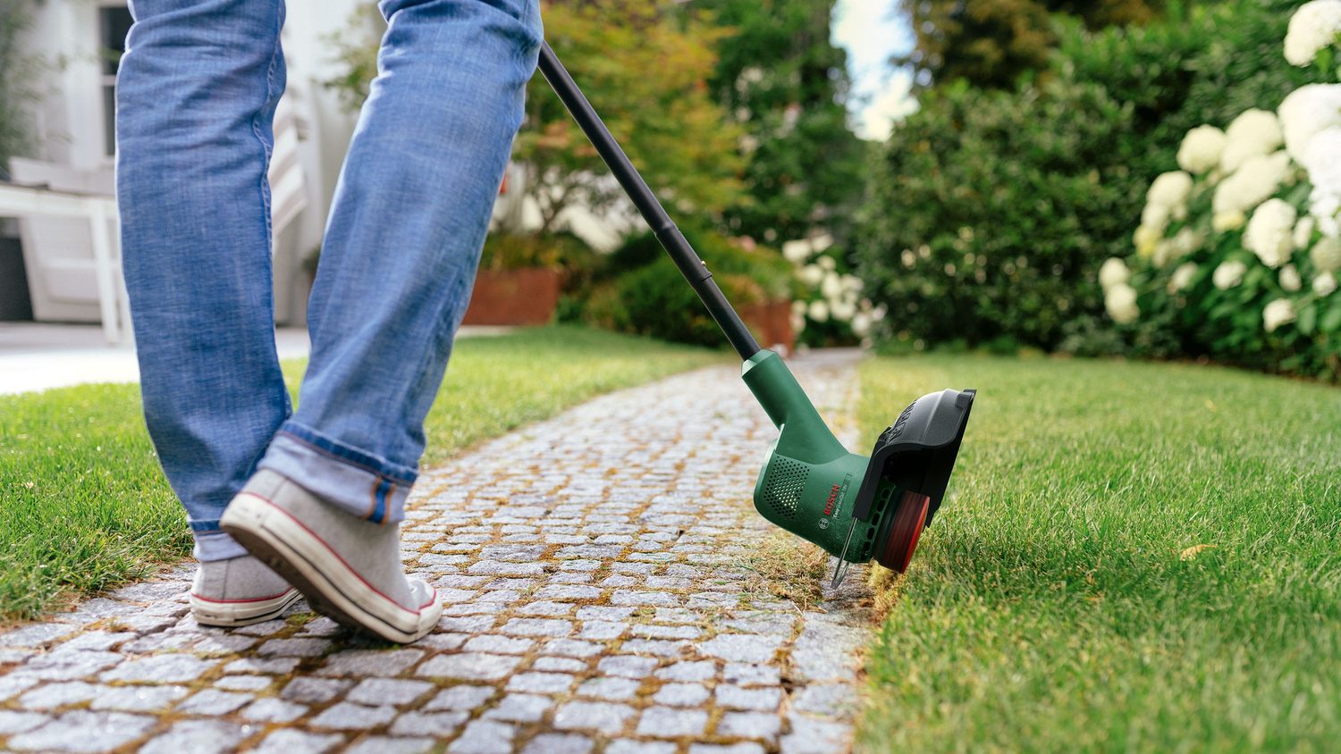 aku vyžínač Bosch EasyGrassCut 18V-230