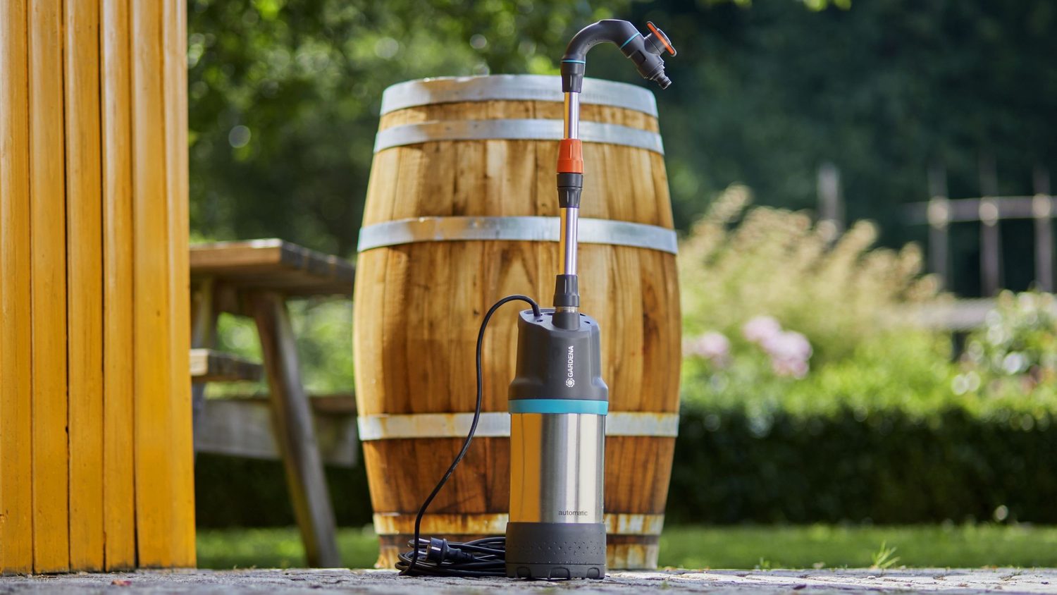 sudové čerpadlo Gardena připravené k zalévání zahrady