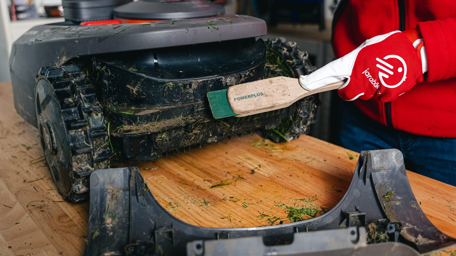 čištění robotické sekačky