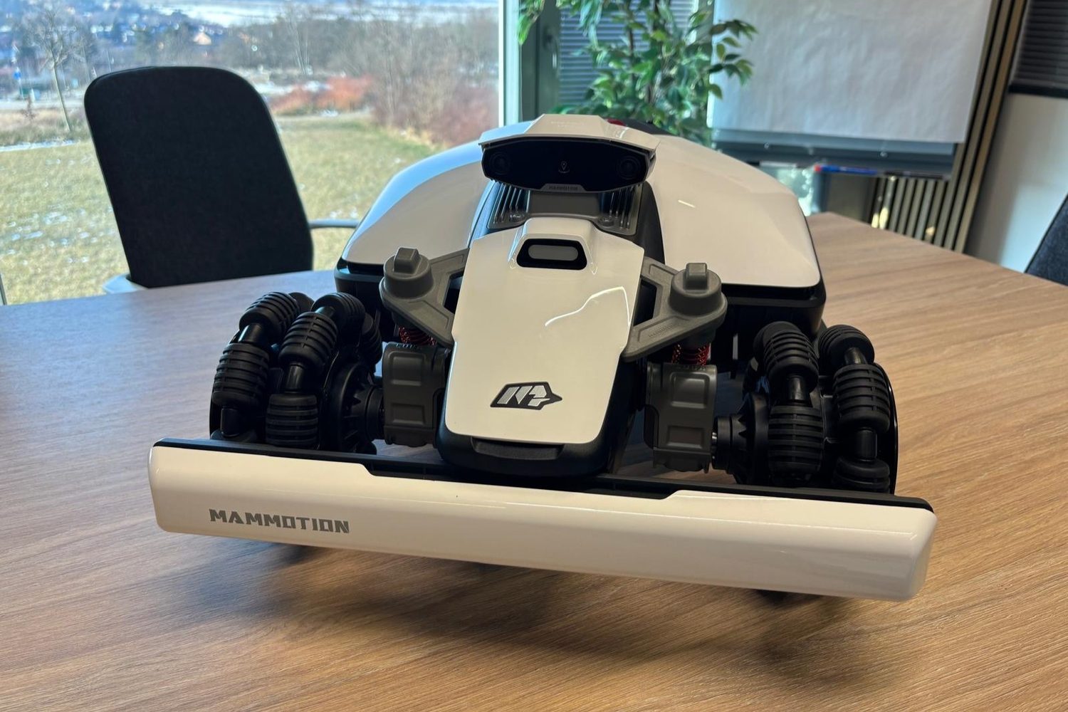 LUBA mini AWD - čelní pohled