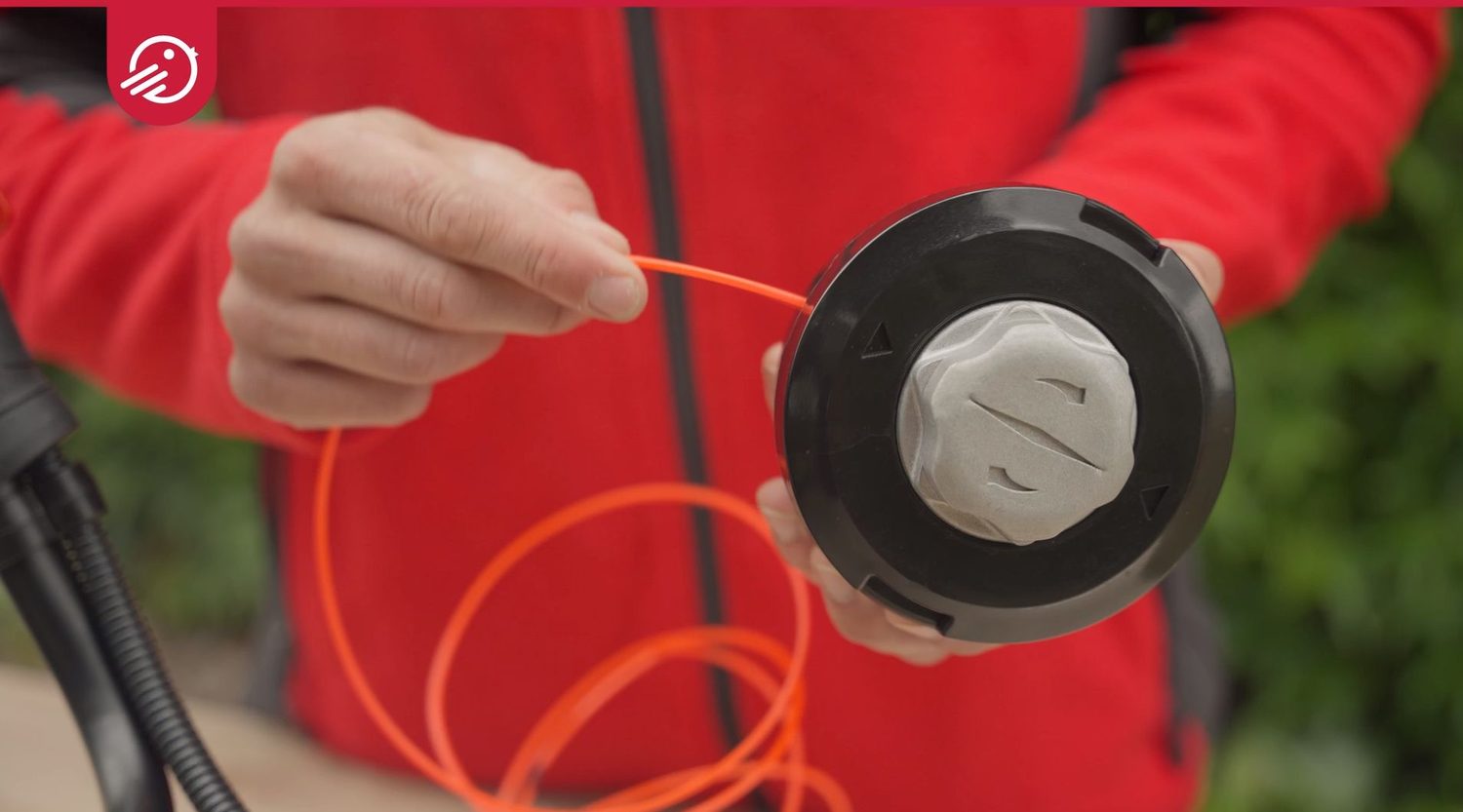 namotání struny na křovinořez se samonavíjecí hlavou