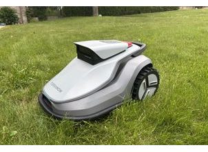 Robotické sekačky bez drátu – recenze a testy