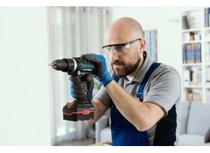Vrtací kladivo nebo příklepová vrtačka: Kdy použít který nástroj?