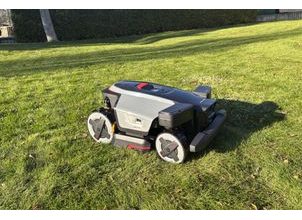 Test novinky od Roborocku: RockMow Z1 zvládne 5000 m² a vyjede i prudké kopce