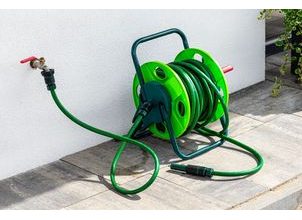 Jak vybrat správnou zahradní hadici