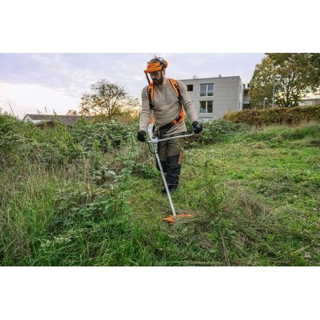 Aku křovinořez STIHL FSA 200 SET (AL 301+2xAP 300 S) - 6