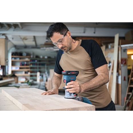 Aku horní frézka Bosch GKF 18V-8 06016C2000 - 7