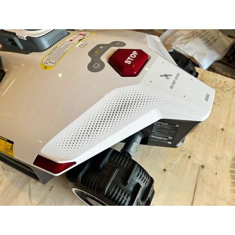 Použito - Robotická sekačka Mammotion LUBA 3 AWD 3000 - 13