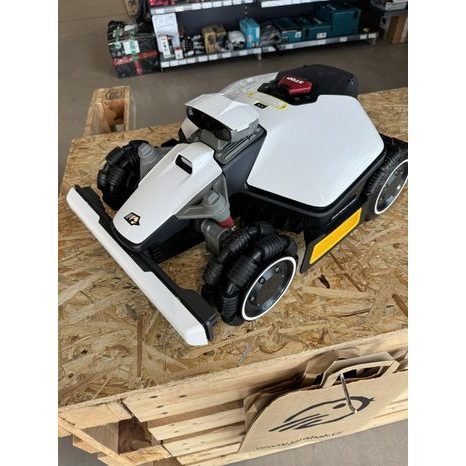 Použito - Robotická sekačka Mammotion LUBA mini AWD 800 - 2