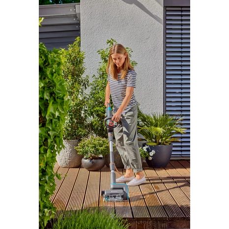 Aku multi čistič Gardena AquaBrush Patio P4A 14841-55 - 4
