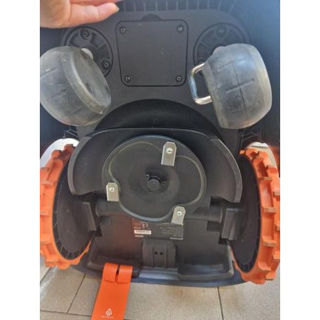 Použito - Robotická sekačka Segway Navimow i108E - 2