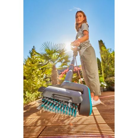 Aku multi čistič Gardena AquaBrush Patio P4A 14841-55 - 6