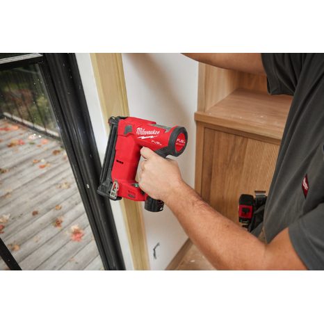 Aku hřebíkovačka Milwaukee M12 FCN18GS-202X 4933493355 - 13