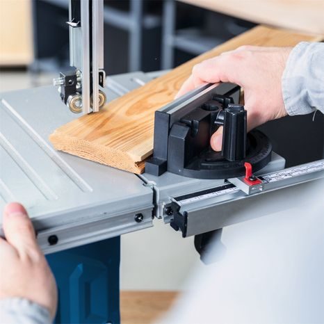 Elektrická pásová pila Scheppach HBS 261 - 4