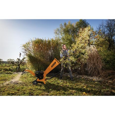 Benzínový drtič větví Riwall PRO RPS 7058 - 3