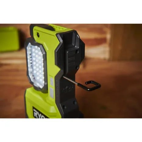 Aku LED magnetická svítilna Ryobi RMTL18-0 - 5