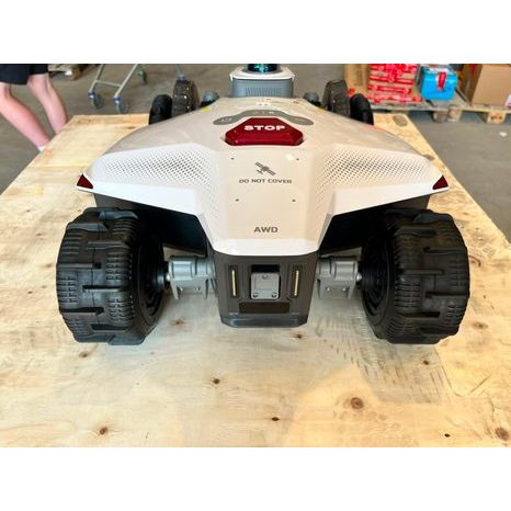 Použito - Robotická sekačka Mammotion LUBA 3 AWD 3000 - 7