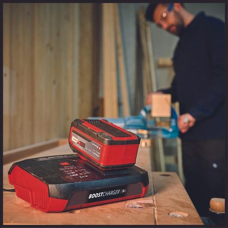 Rychlonabíječka Einhell PXC Power X-Boostcharger 8A 4512155 - 3