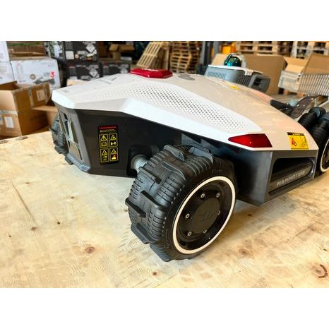 Použito - Robotická sekačka Mammotion LUBA 3 AWD 3000 - 9