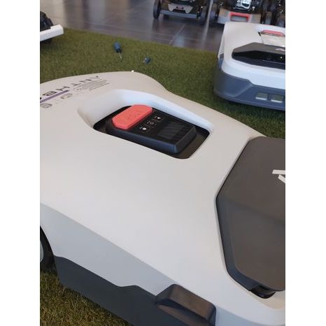 Použito - Robotická sekačka ANTHBOT Genie 600 (pro sečení ploch do 900 m2) - 4