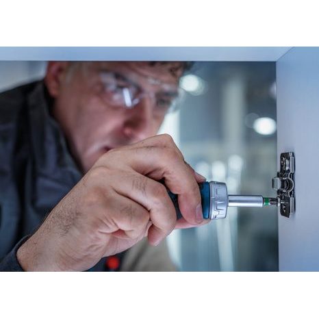 Ráčnový krátký šroubovák Bosch se zásobníkem 6 ks bitů 1600A039PW - 4
