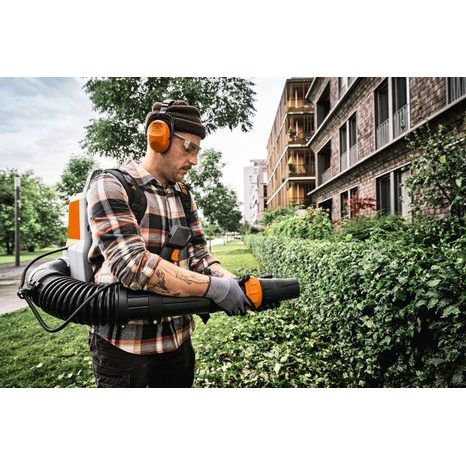 Aku zádový fukar na listí STIHL BRA 280 B - 6
