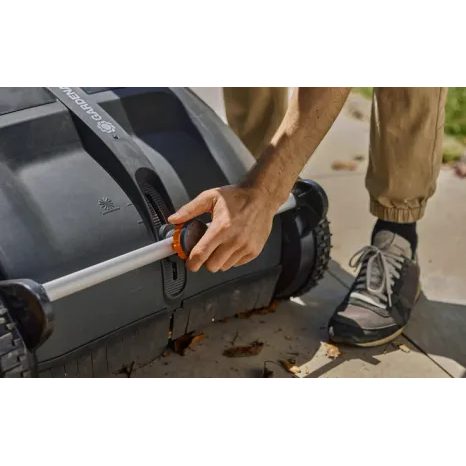 Sběrač listí a trávy z trávníku a dlažby Gardena 3566-20 - 4