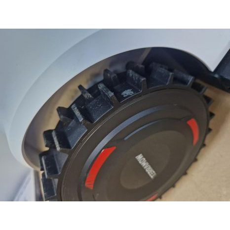 Použito - Robotická sekačka TerraMow S800 - 3