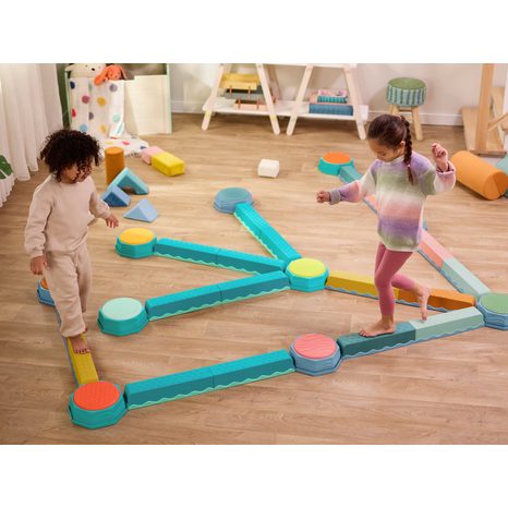 Překážková dráha se stupínky Balance & Build B-Toys - 10