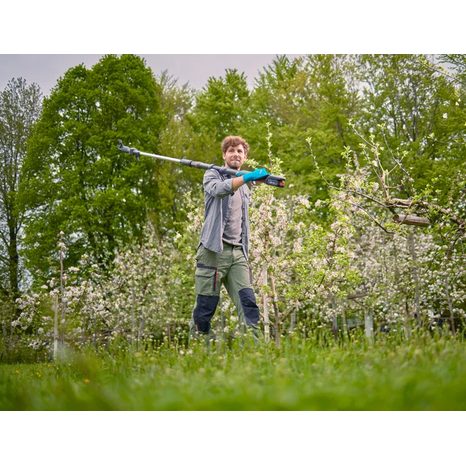 Aku teleskopické nůžky na větve Gardena HighCut 360/18V P4A 14776-55 - 8