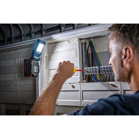 Aku LED svítilna Bosch GLI 18V-800 0601443600 - 3