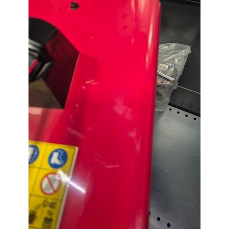 Zánovní - Elektrická invertorová svářečka HECHT 1830 - 3