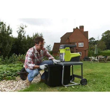 Elektrický drtič větví Ryobi RSH3045U - 3