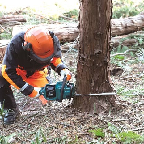 Aku řetězová pila Makita XGT UC023GZ - 5