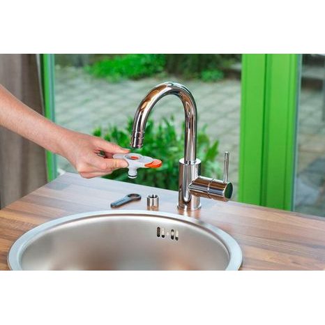 Adaptér pro vnitřní vodovodní kohoutky Gardena  18210-20 - 2