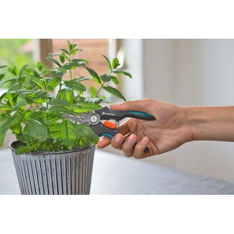 Ruční zahradní nůžky Gardena GripCut 12213-20 - 4