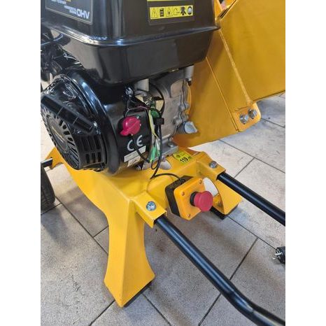 Použito - Benzínový drtič větví Riwall PRO RPS 7058 - 6