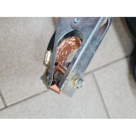 Použito - Elektrická invertorová svářečka HECHT 1828 - 6