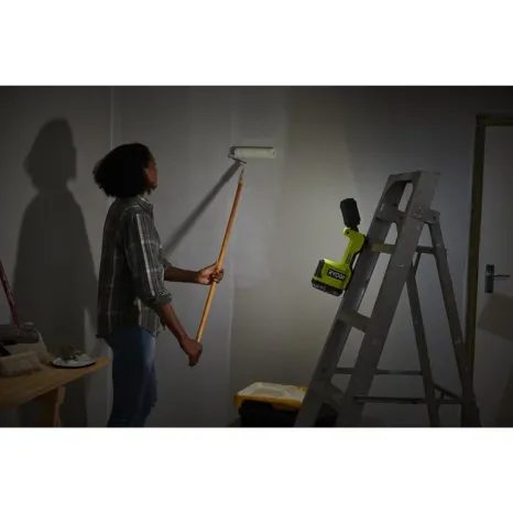 Aku LED magnetická svítilna Ryobi RMTL18-0 - 8