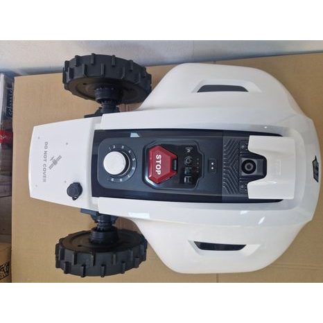 Použito - Robotická sekačka Mammotion YUKA 2000 bez koše (r. 2024) - 3