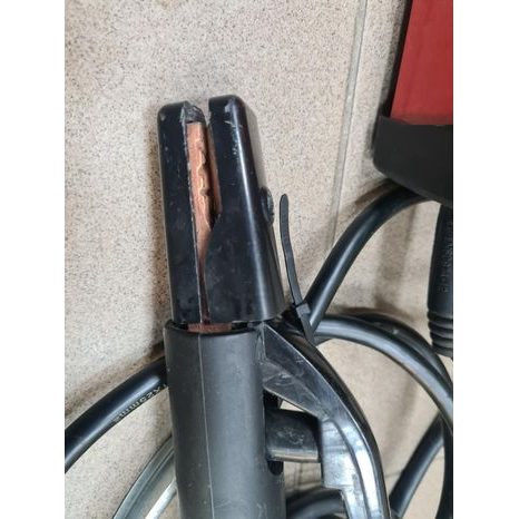 Použito - Elektrická invertorová svářečka HECHT 1828 - 5