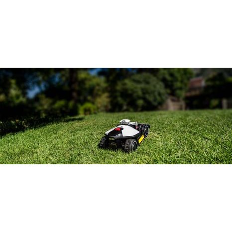 Robotická sekačka Mammotion LUBA mini AWD 800 - 11